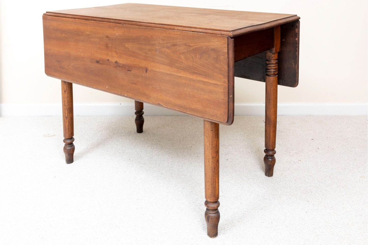 19th Century American Farmhouse Cherry Drop-Leaf Table with Turned Legs