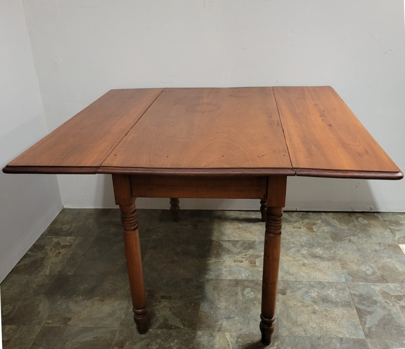 19th Century American Farmhouse Cherry Drop-Leaf Table with Turned Legs